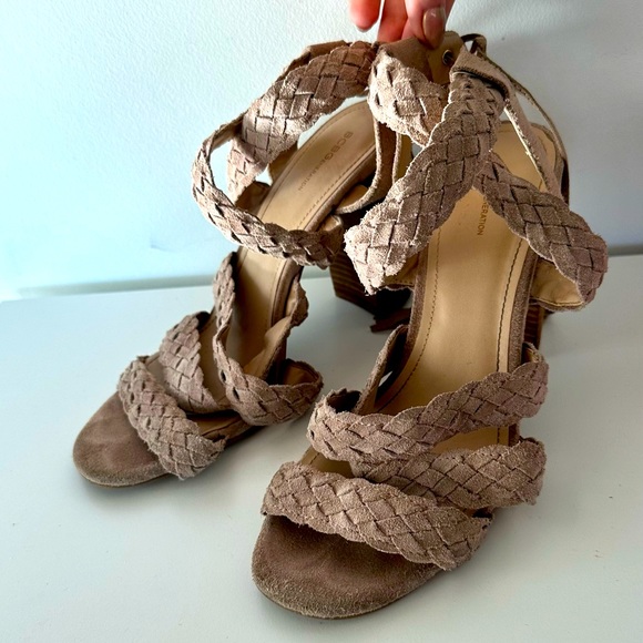 BCBG Strappy Swede Sandal Heels Thick Heel - Picture 2 of 8